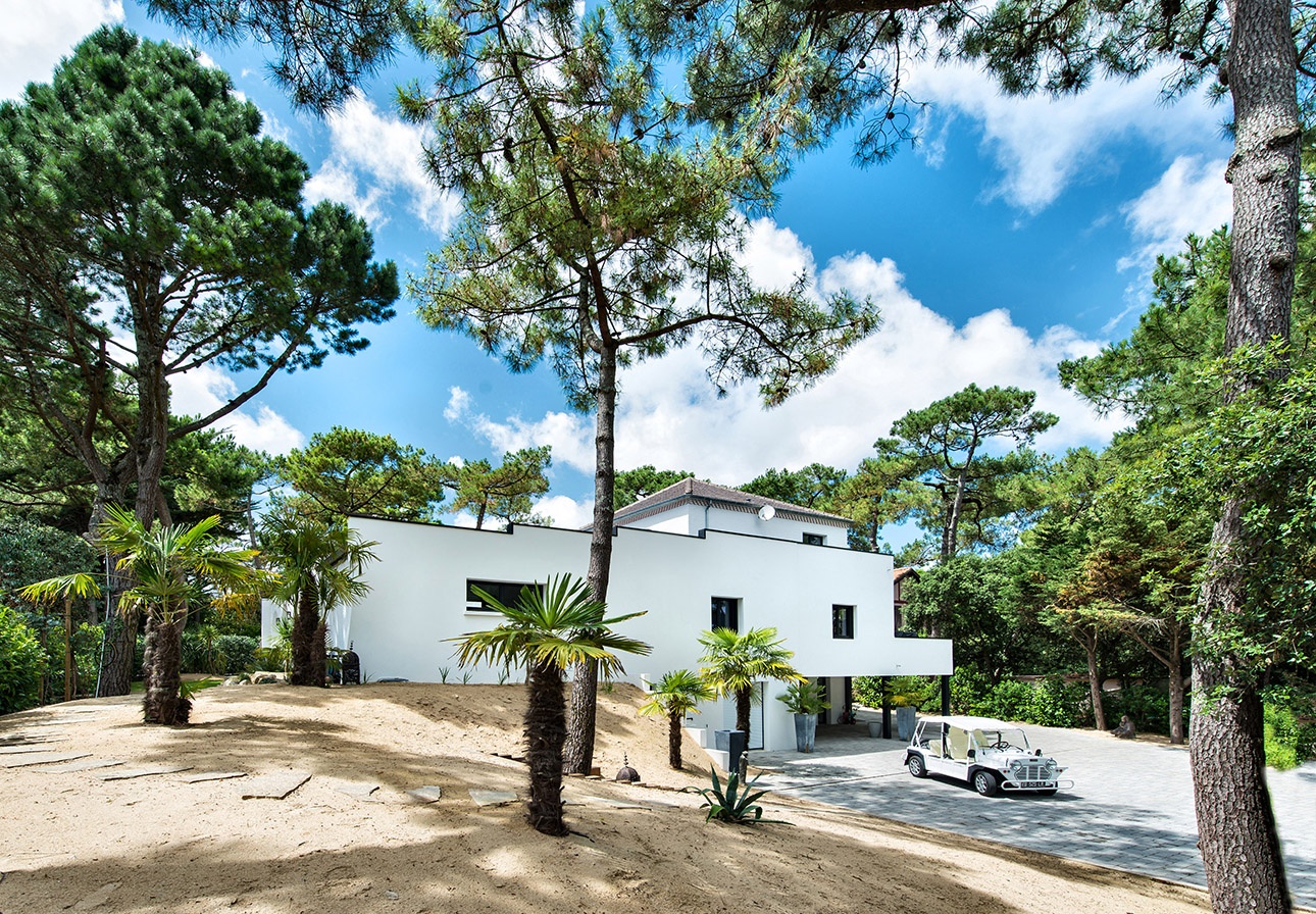 Photo extérieure d'une maison contemporaine ultra moderne