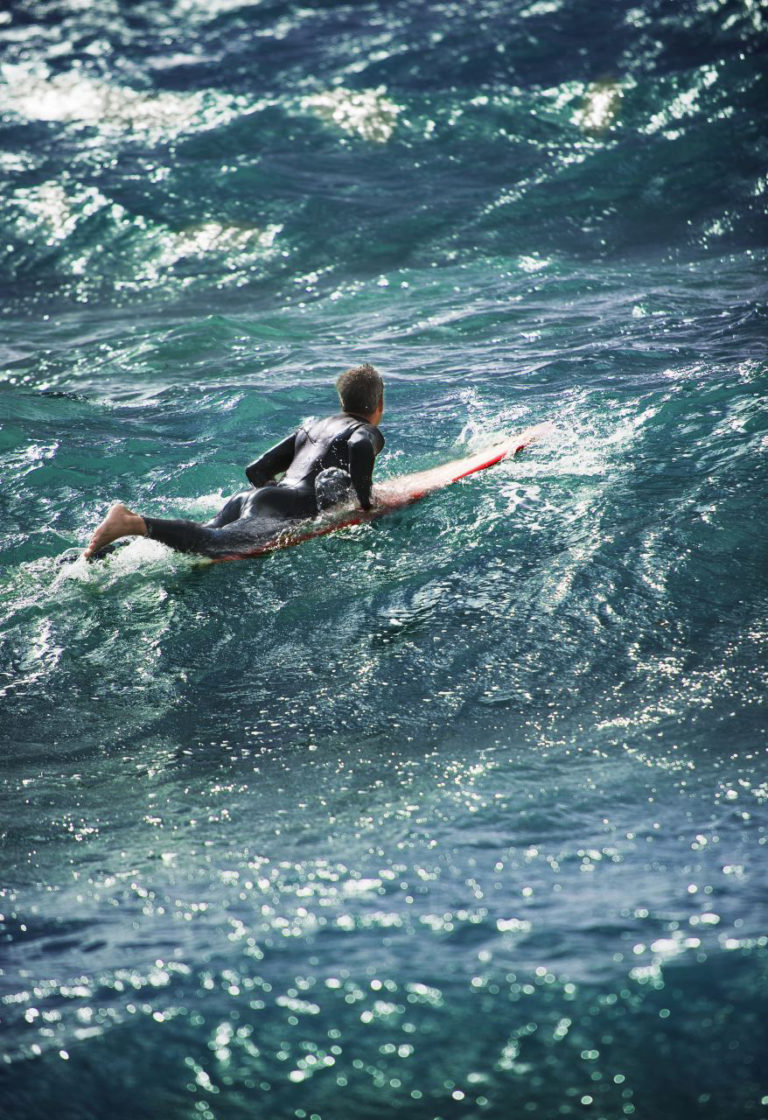 image d'un surfeur